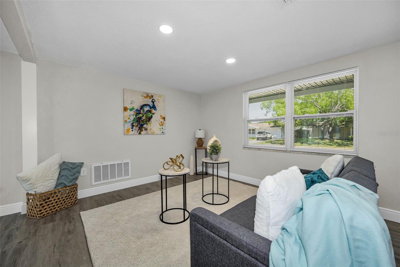 Image 6 of 26 For 8733 Cochise Lane