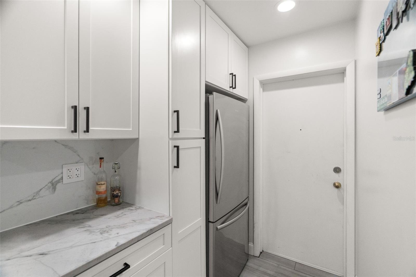 Image 12 of 38 For 6322 Treetop Circle