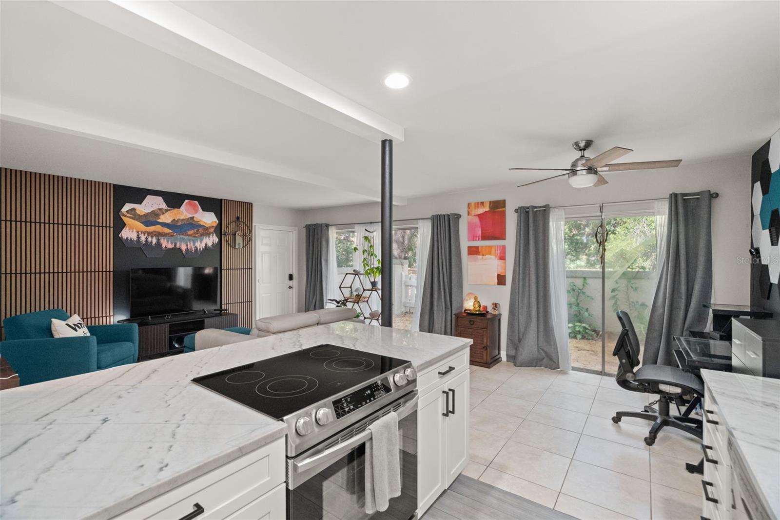 Image 13 of 38 For 6322 Treetop Circle