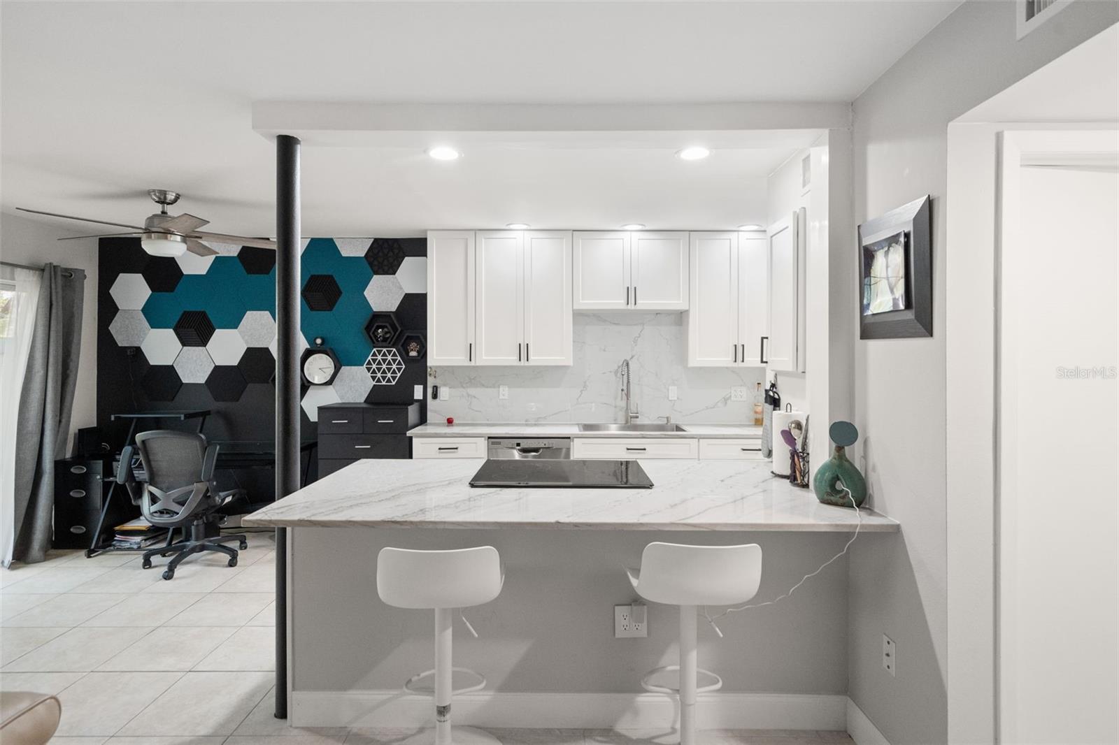 Image 14 of 38 For 6322 Treetop Circle