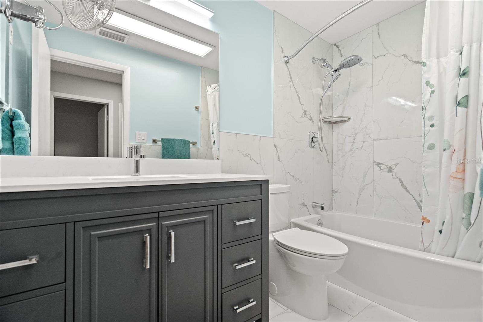 Image 21 of 38 For 6322 Treetop Circle