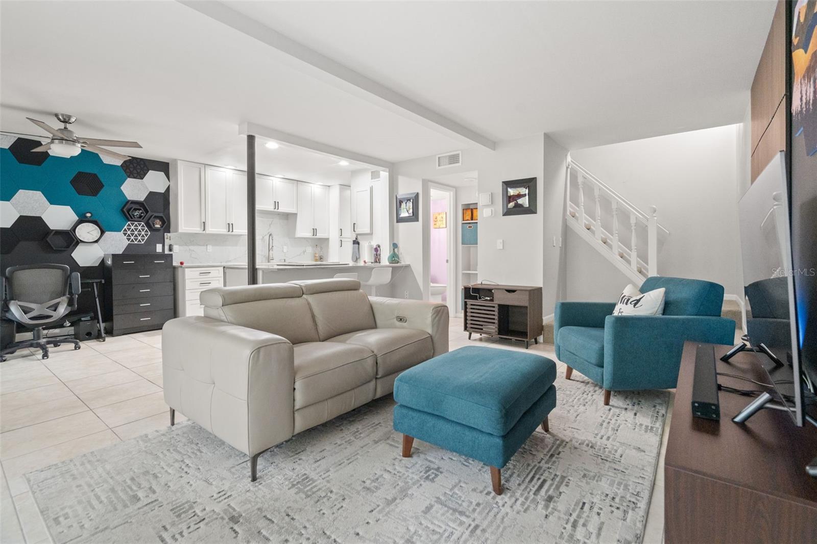 Image 4 of 38 For 6322 Treetop Circle