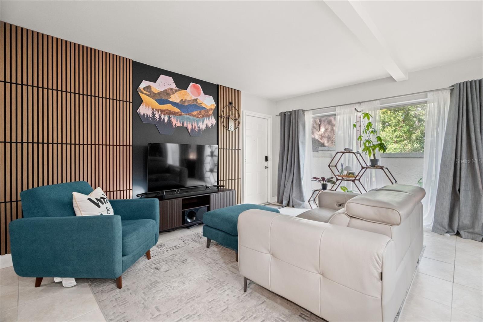 Image 7 of 38 For 6322 Treetop Circle