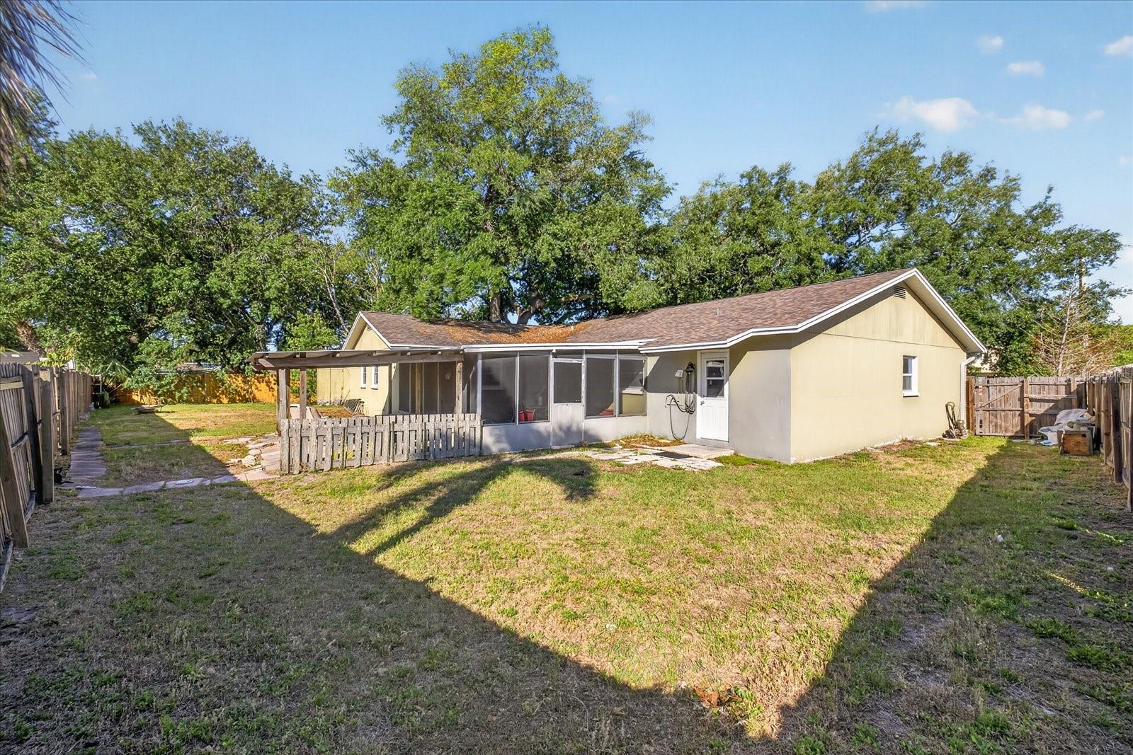 Image 18 of 24 For 8404 Sandstone Court