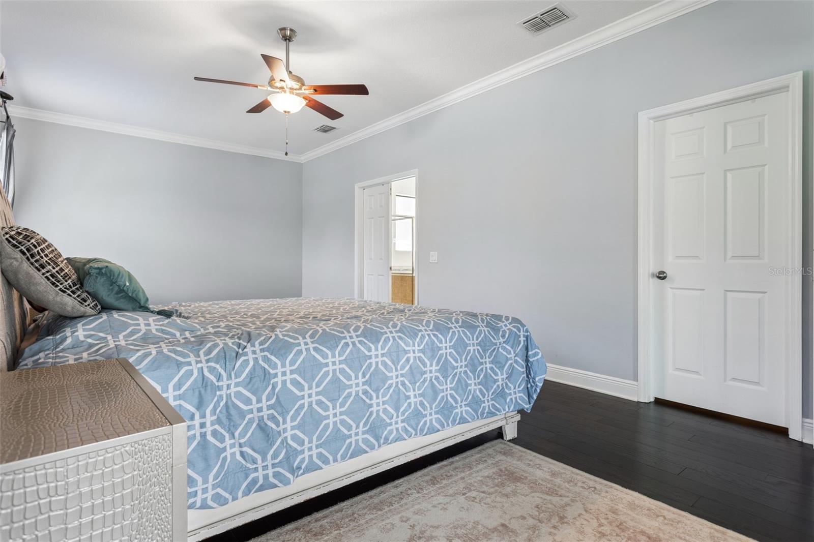 Image 21 of 47 For 19546 Whispering Brook Drive