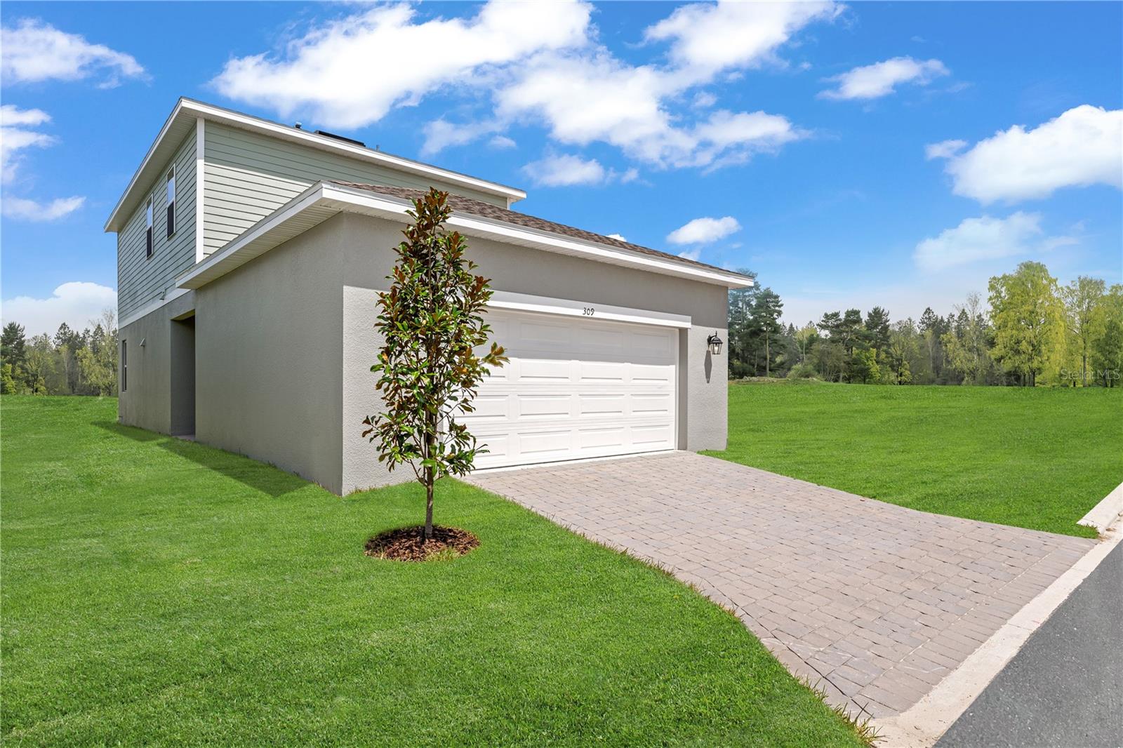 Listing photo id 17 for 4726 Inner World Lane