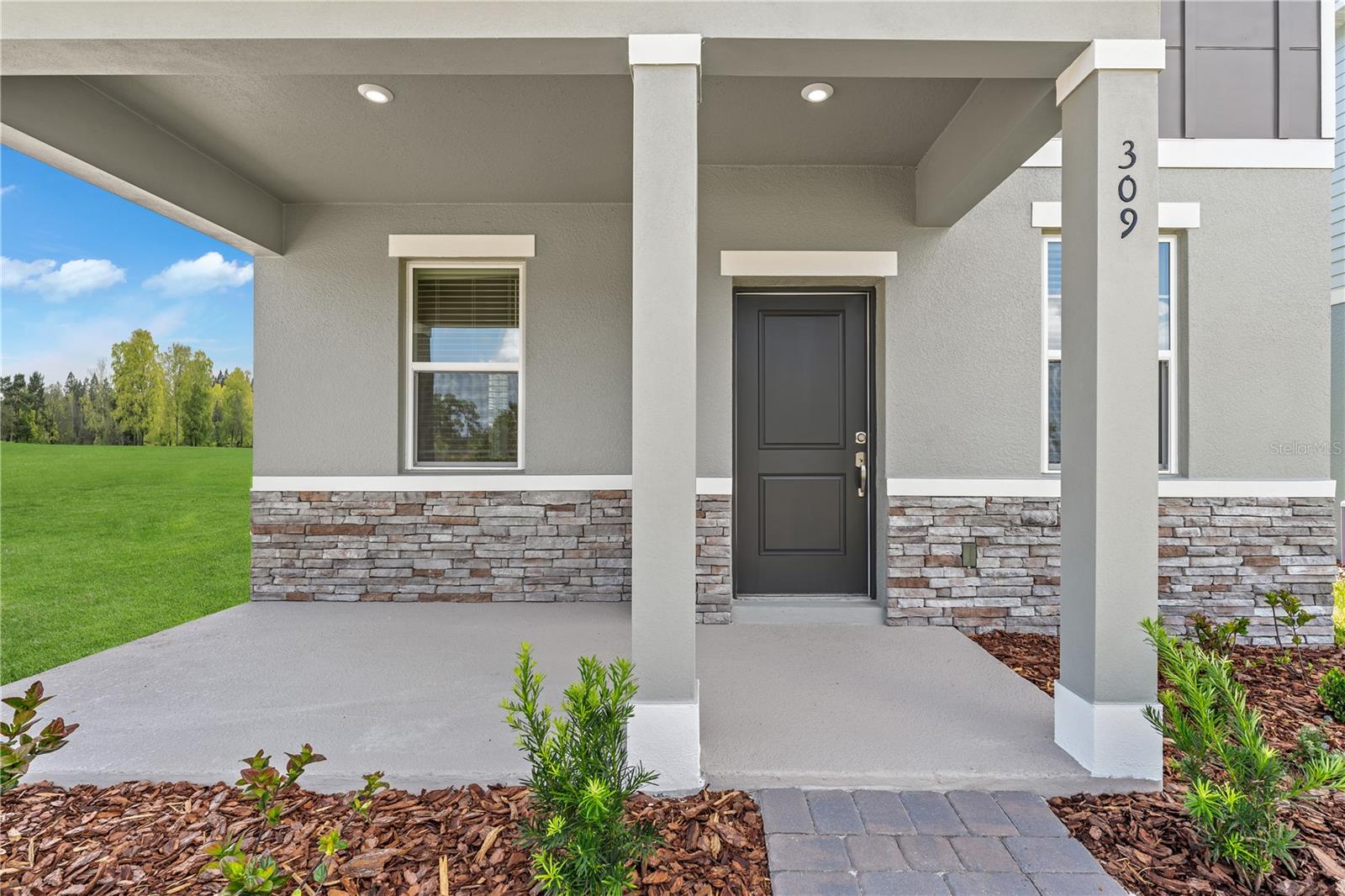 Listing photo id 1 for 4726 Inner World Lane