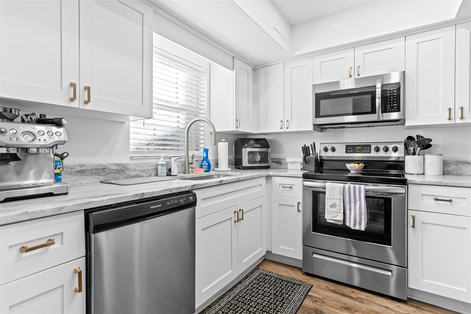 Image 8 of 21 For 2526 Kansas Avenue B