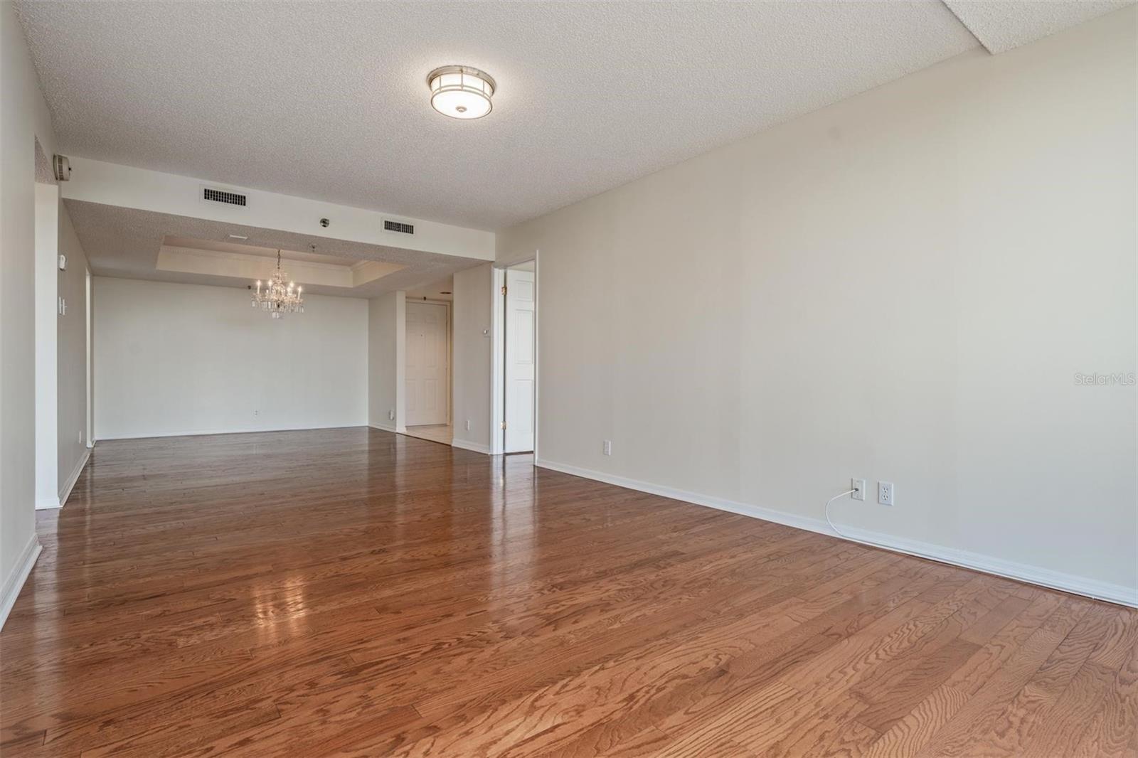 Image 10 of 43 For 3211 Swann Avenue 707