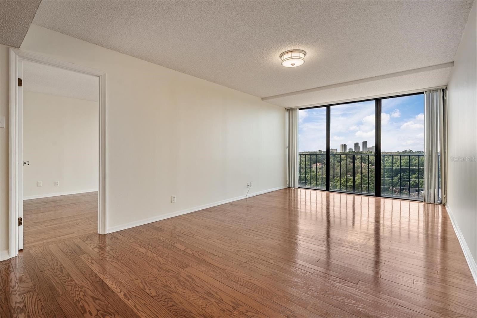 Image 11 of 43 For 3211 Swann Avenue 707