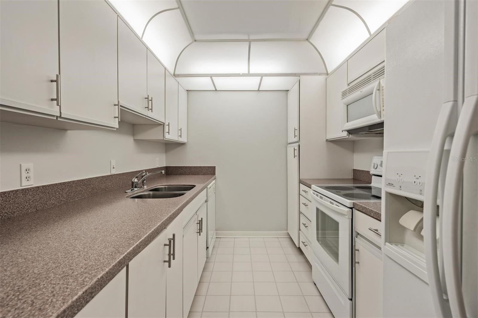 Image 14 of 43 For 3211 Swann Avenue 707