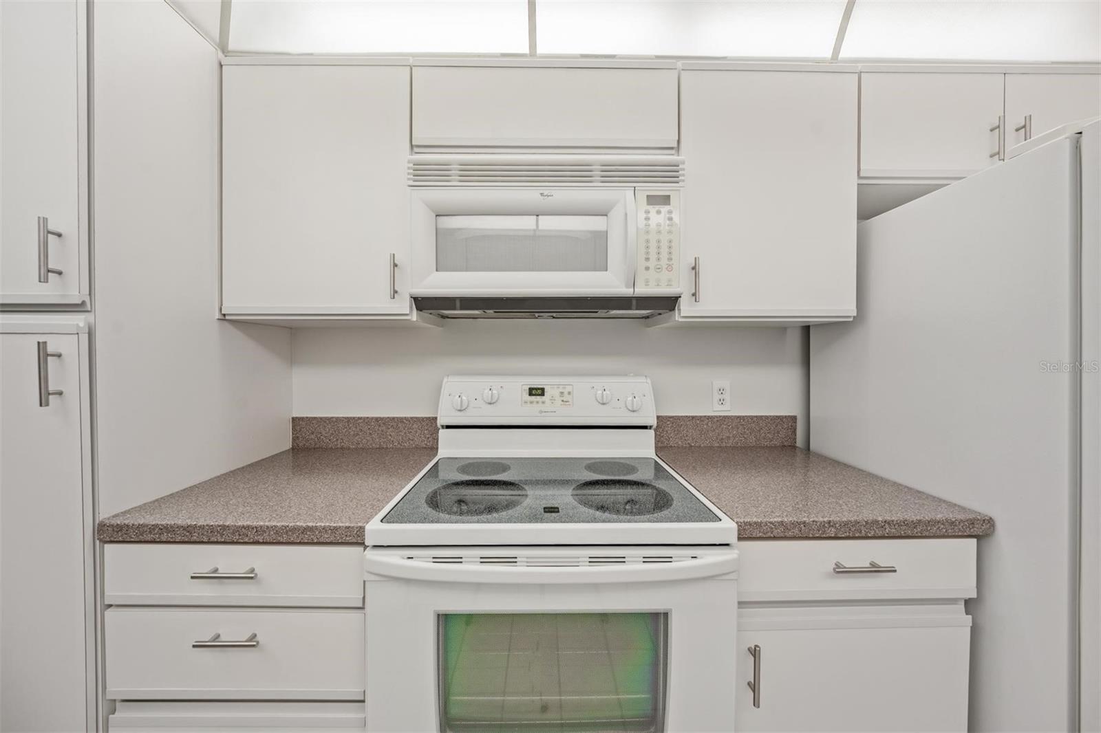 Image 18 of 43 For 3211 Swann Avenue 707