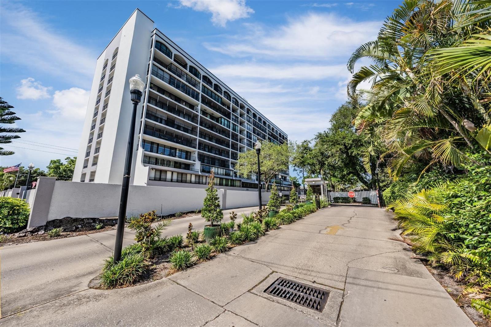 Image 41 of 43 For 3211 Swann Avenue 707