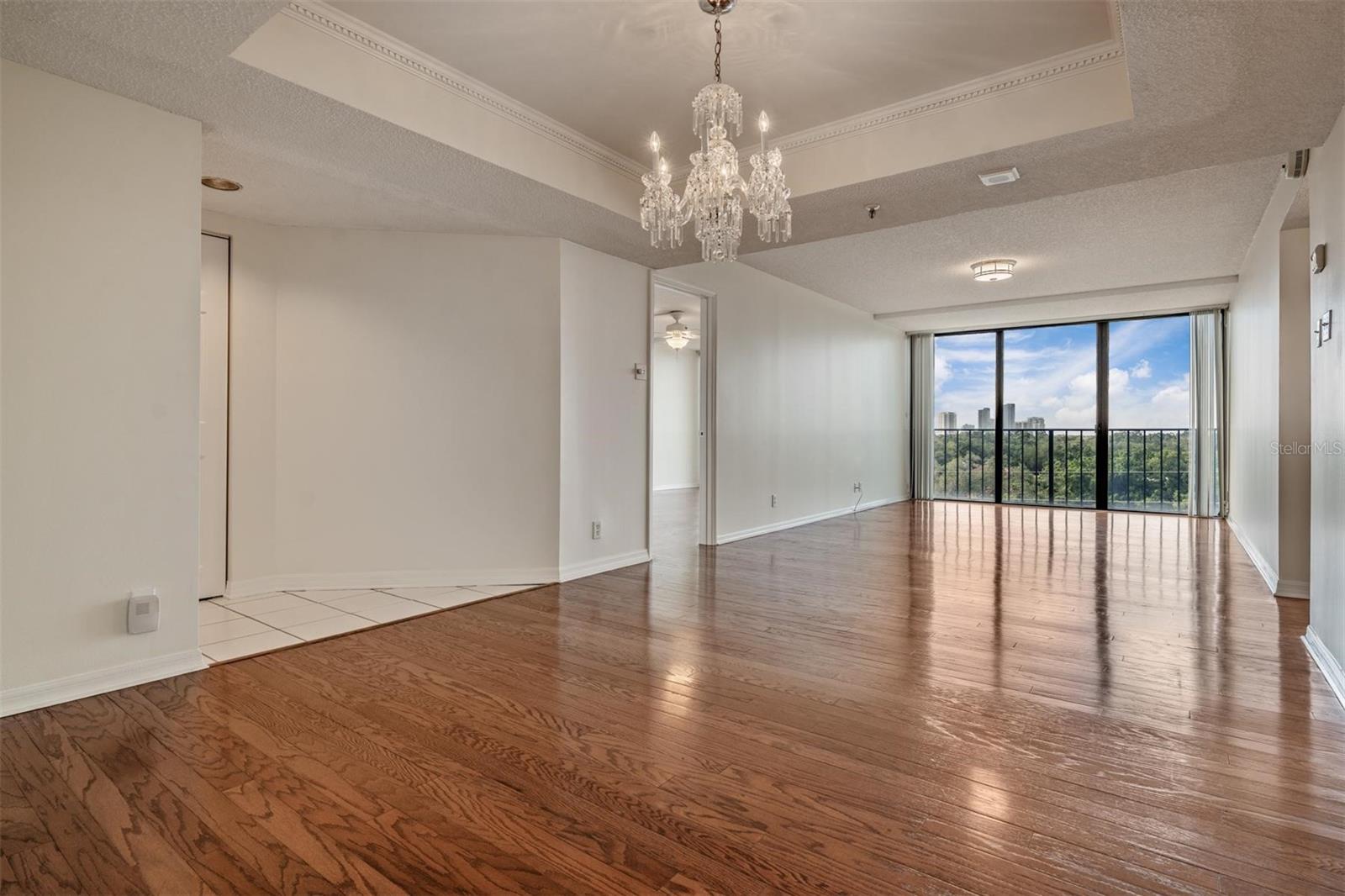 Image 7 of 43 For 3211 Swann Avenue 707