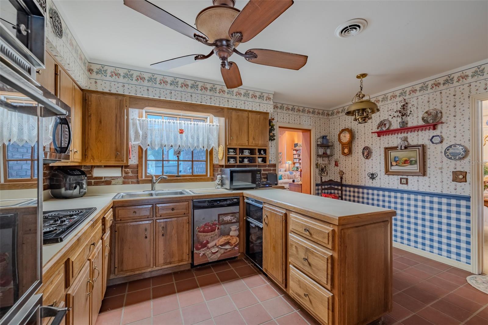 Image 10 of 56 For 805 Sylvan Drive