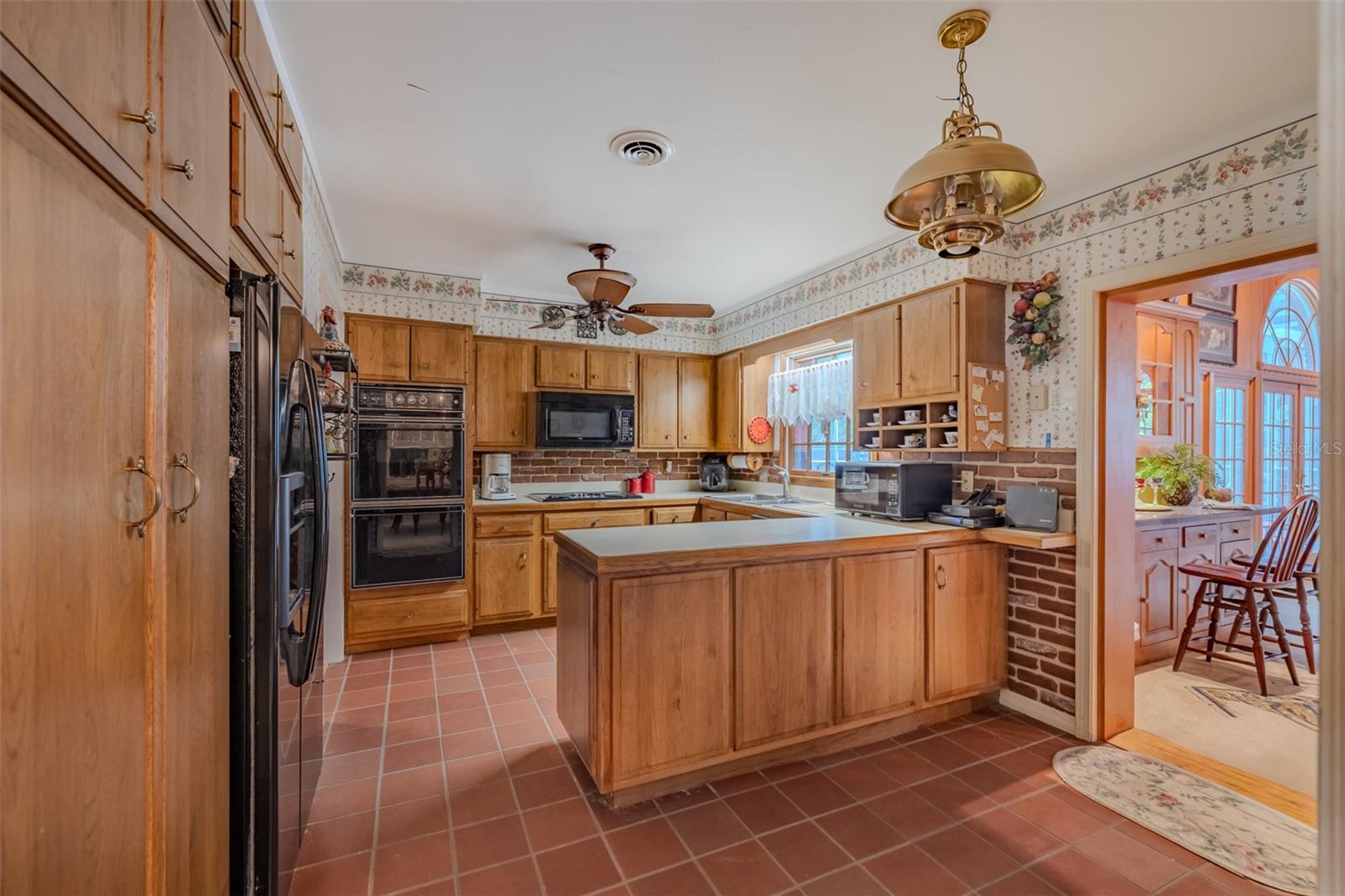 Image 11 of 56 For 805 Sylvan Drive