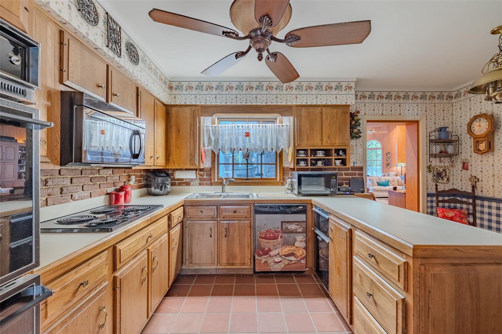 Image 9 of 56 For 805 Sylvan Drive