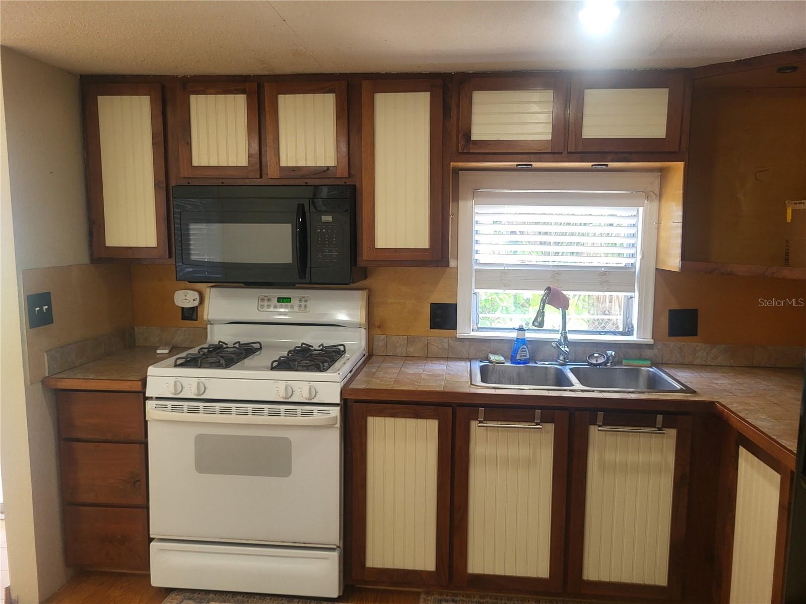 Image 13 of 19 For 6580 Seminole Boulevard 727