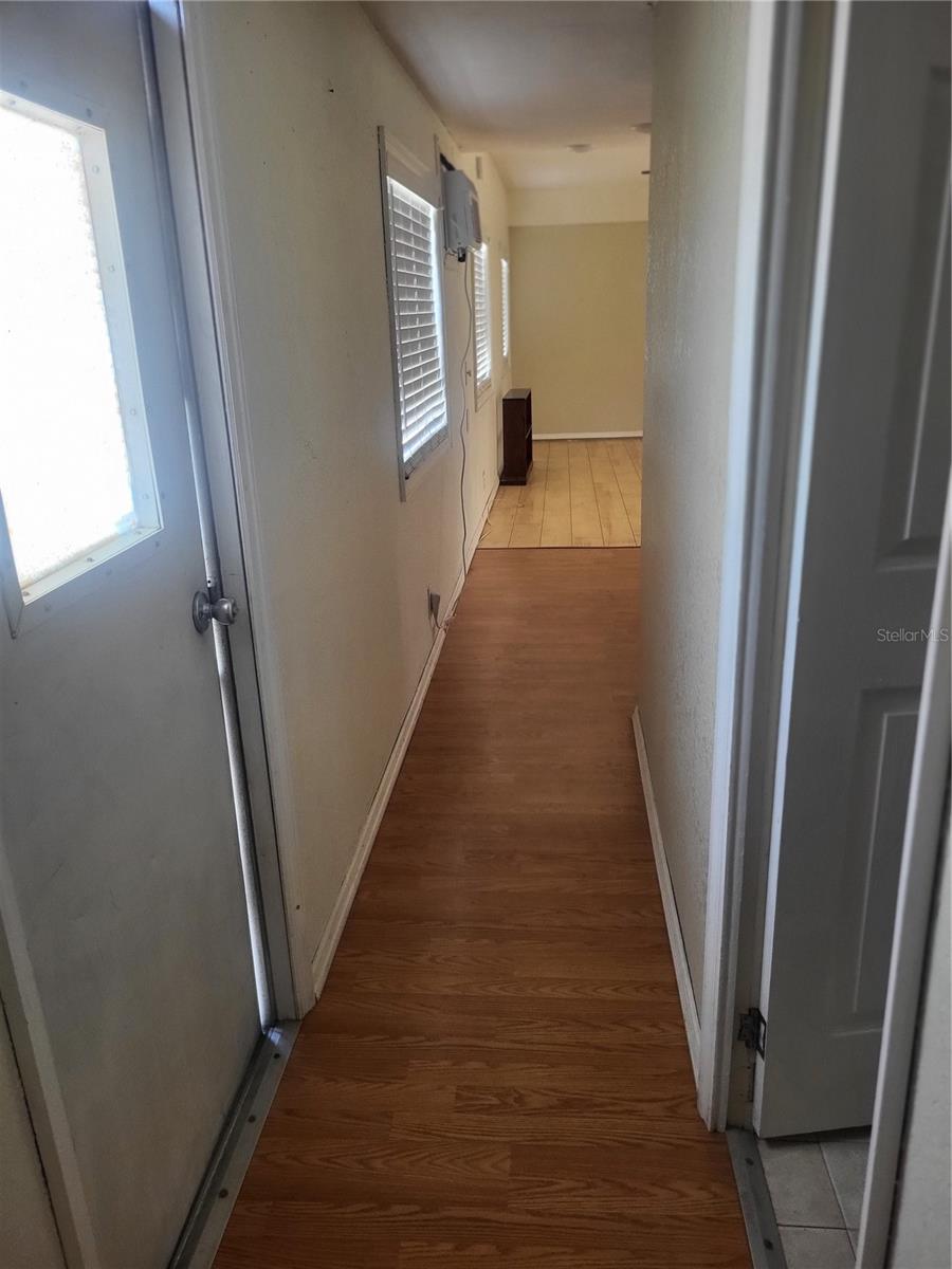 Image 7 of 19 For 6580 Seminole Boulevard 727