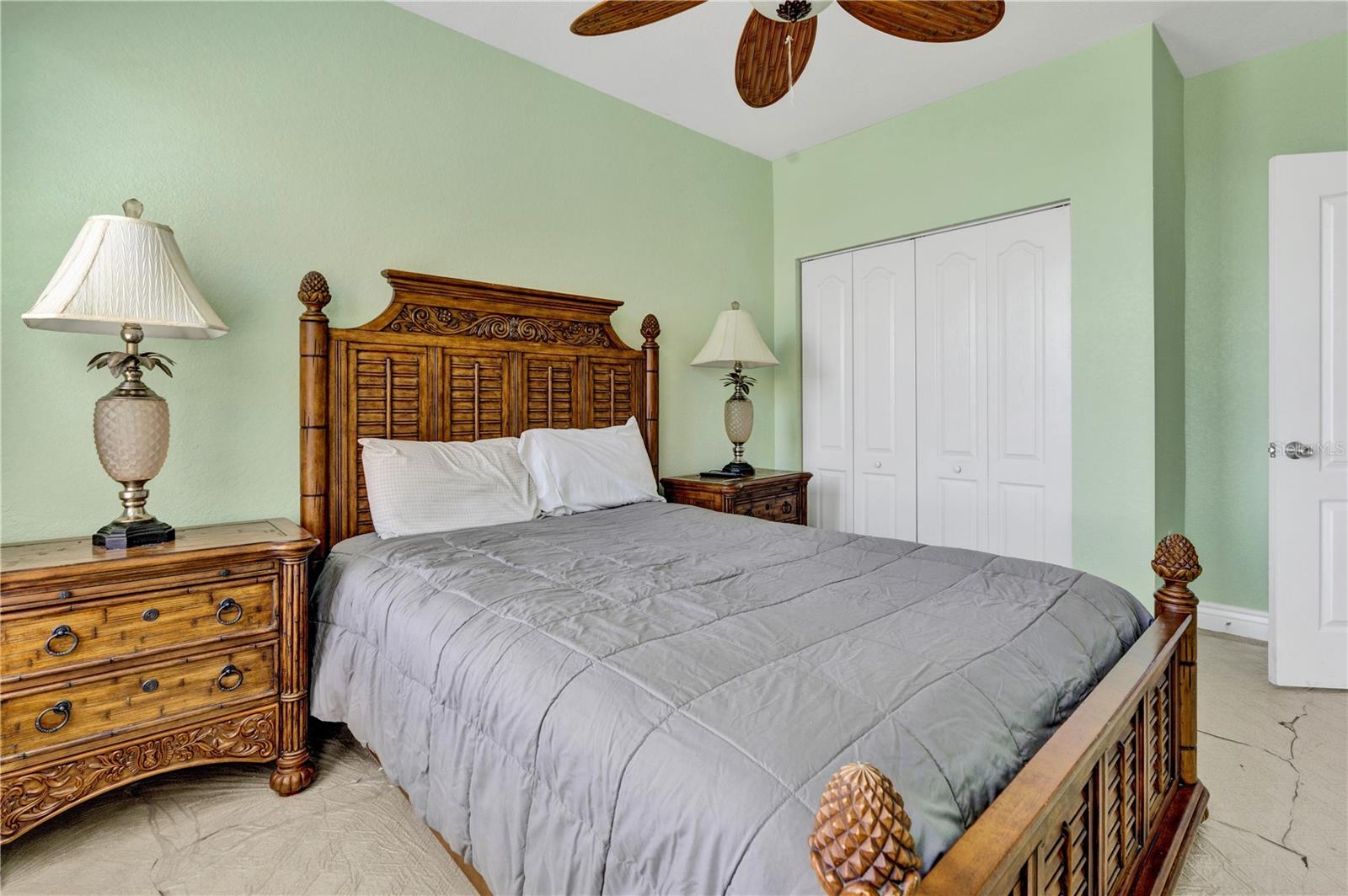 Image 11 of 40 For 2731 Via Capri  928