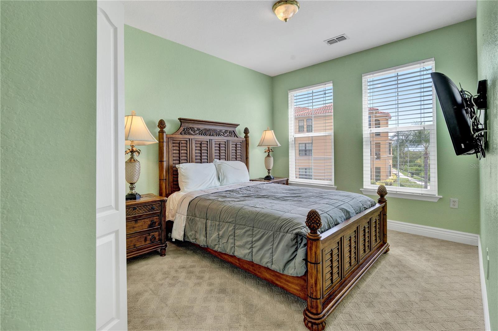 Image 12 of 40 For 2731 Via Capri  928