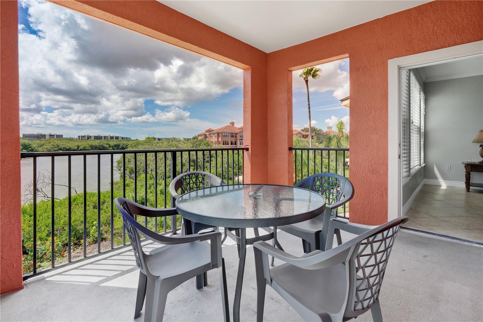 Image 20 of 40 For 2731 Via Capri  928