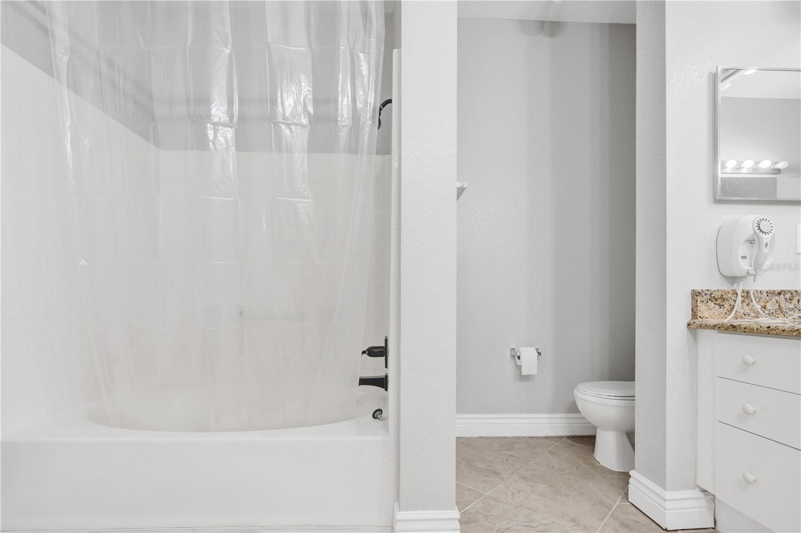 Image 34 of 40 For 2731 Via Capri  928