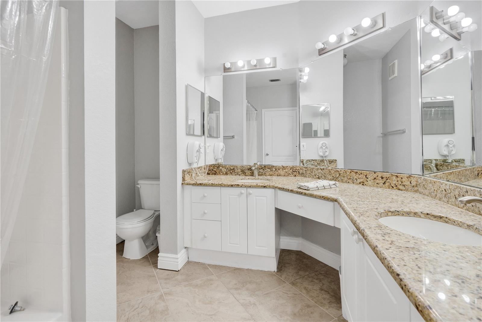 Image 35 of 40 For 2731 Via Capri  928