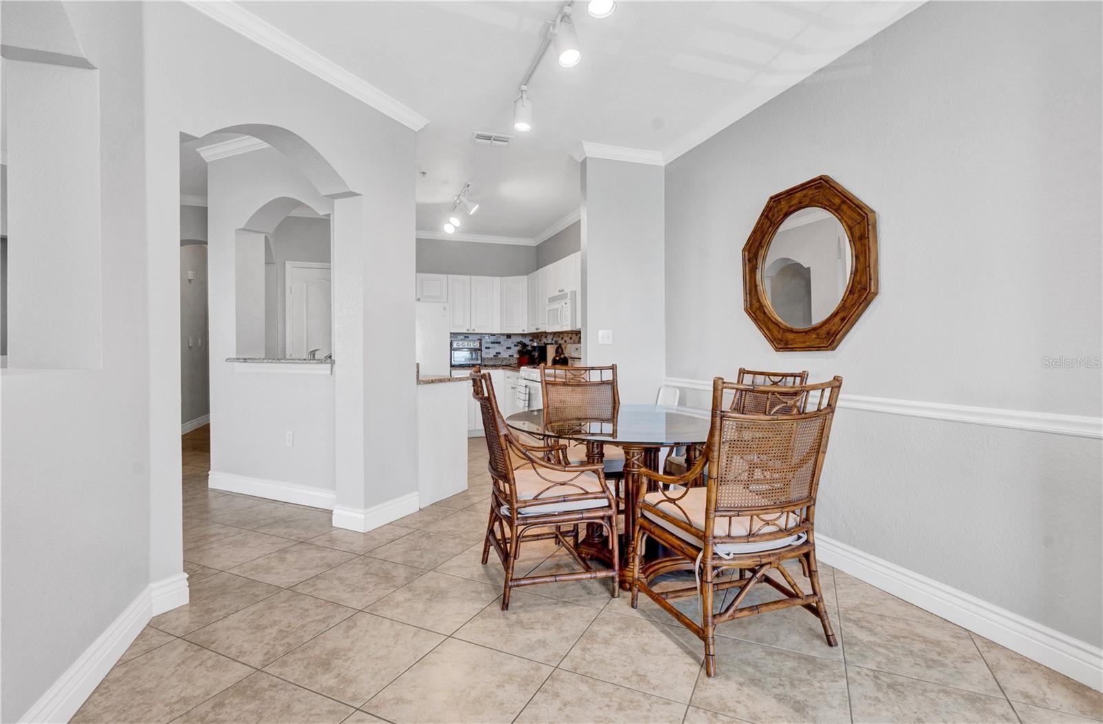 Image 6 of 40 For 2731 Via Capri  928