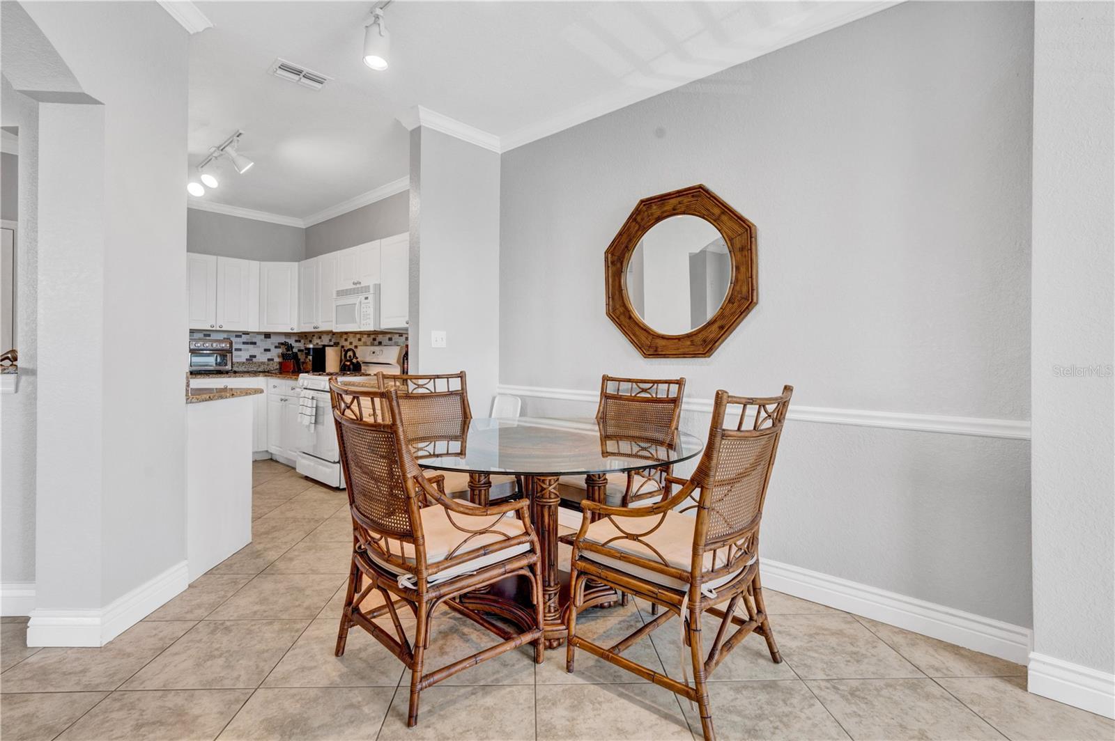 Image 7 of 40 For 2731 Via Capri  928