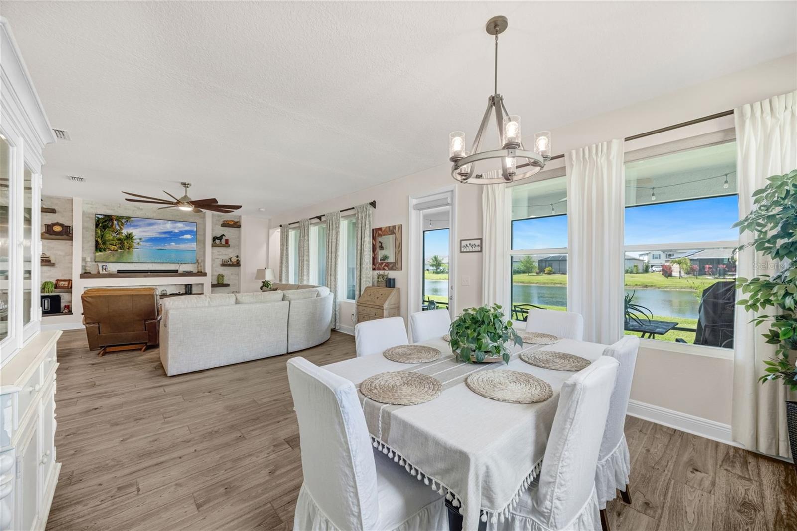 Image 31 of 69 For 5526 Gavella Cove