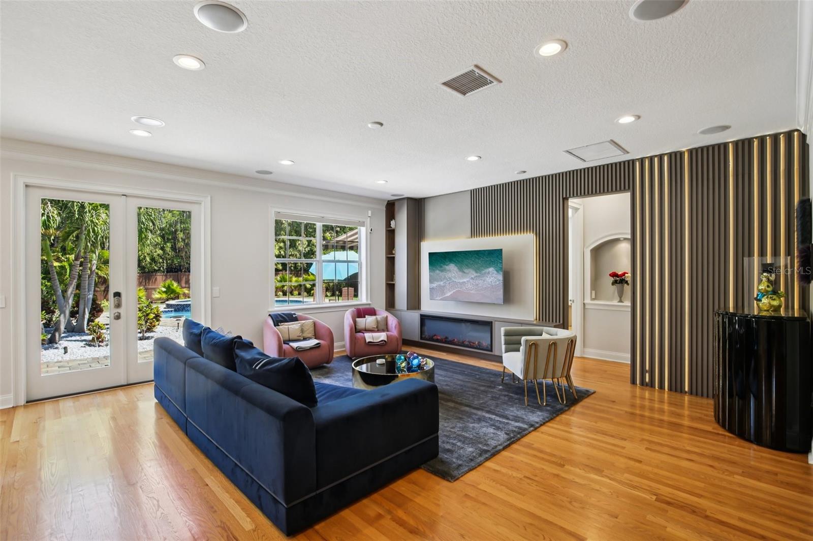 Image 10 of 79 For 3621 Morrison Avenue