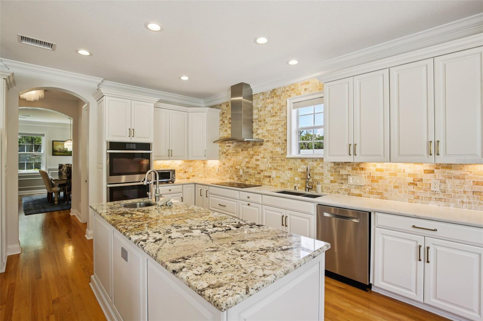 Image 16 of 79 For 3621 Morrison Avenue