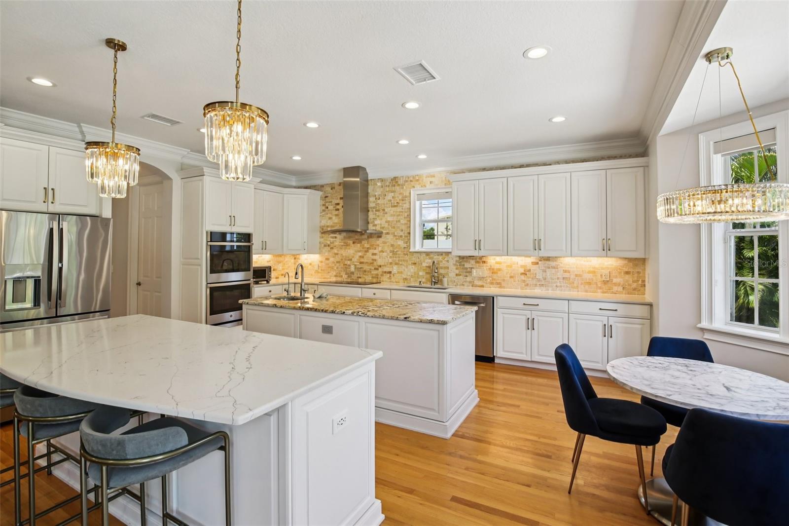 Image 17 of 79 For 3621 Morrison Avenue