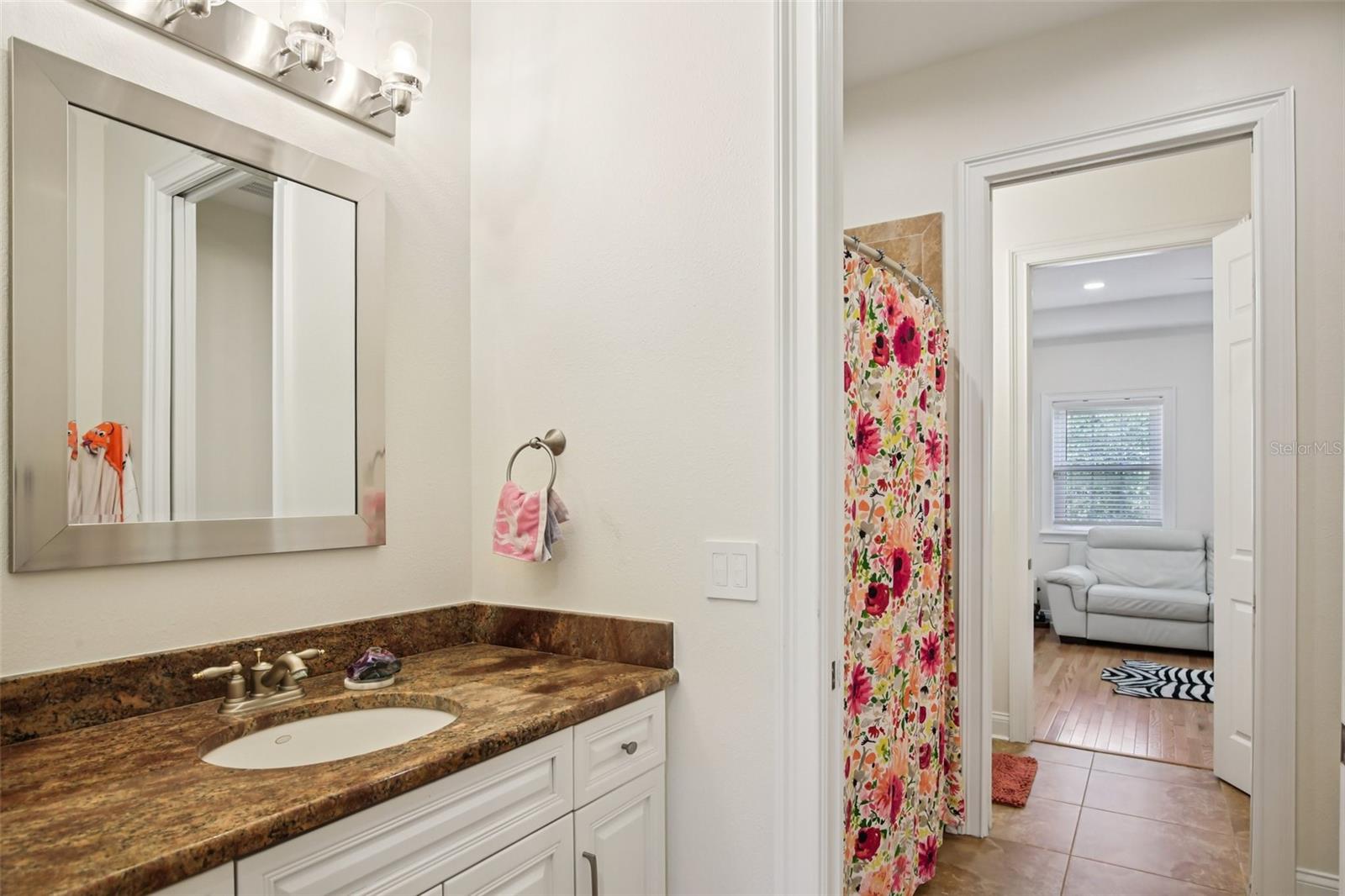 Image 25 of 79 For 3621 Morrison Avenue