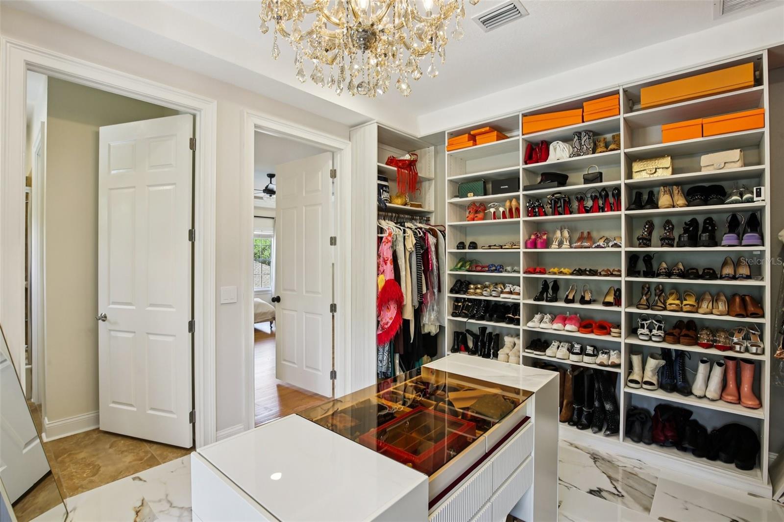 Image 27 of 79 For 3621 Morrison Avenue