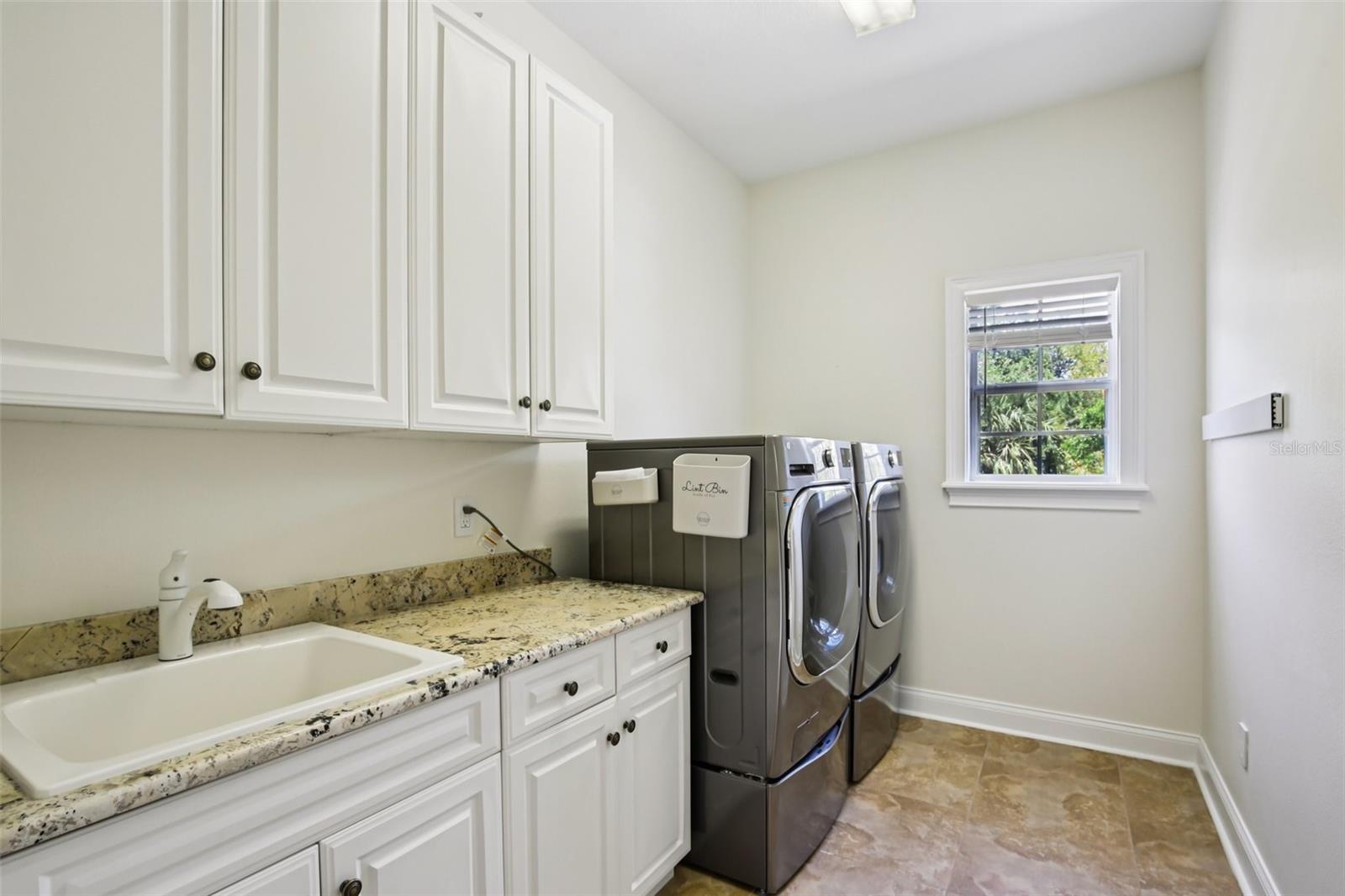 Image 28 of 79 For 3621 Morrison Avenue