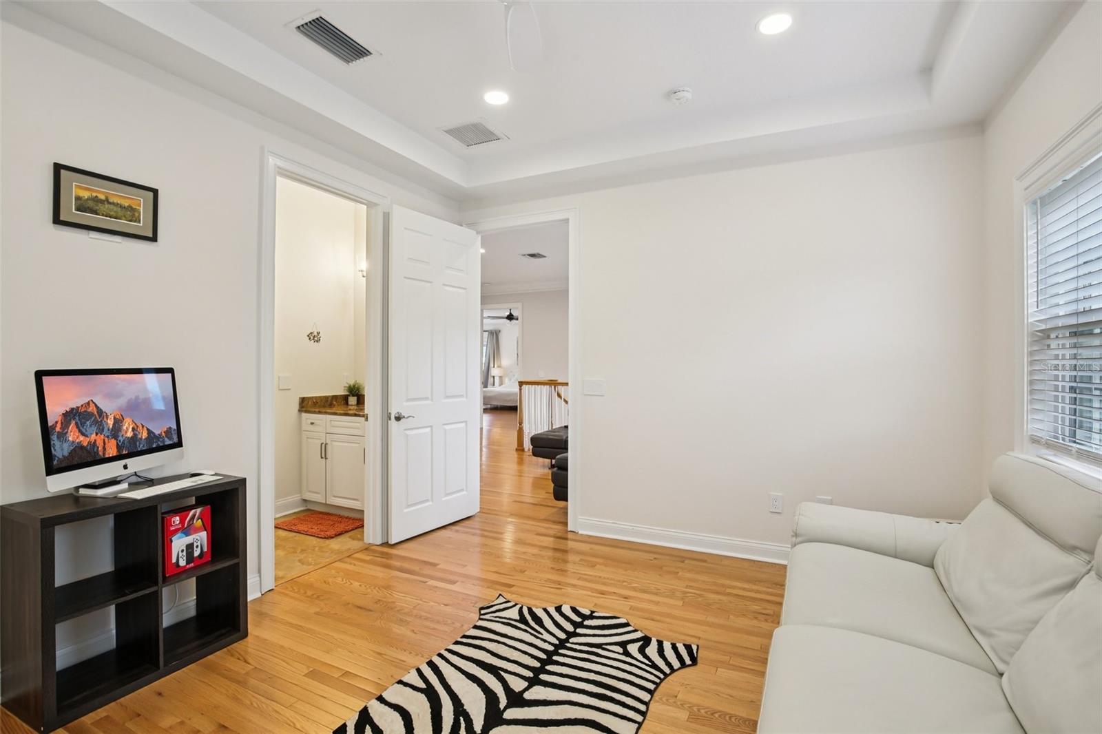 Image 30 of 79 For 3621 Morrison Avenue