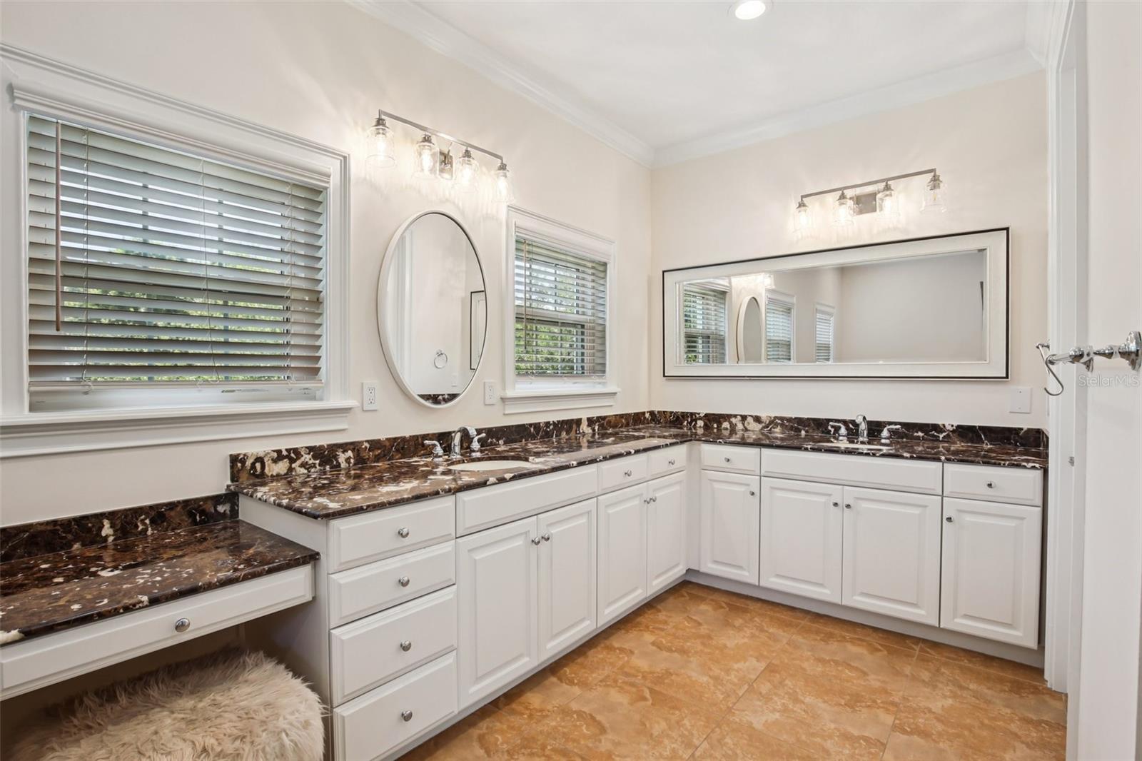 Image 34 of 79 For 3621 Morrison Avenue