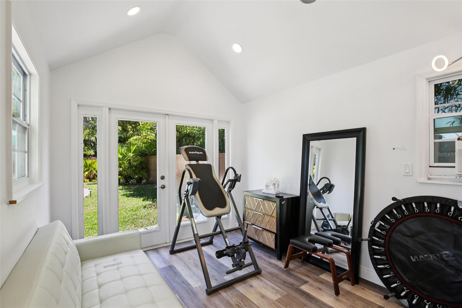 Image 46 of 79 For 3621 Morrison Avenue