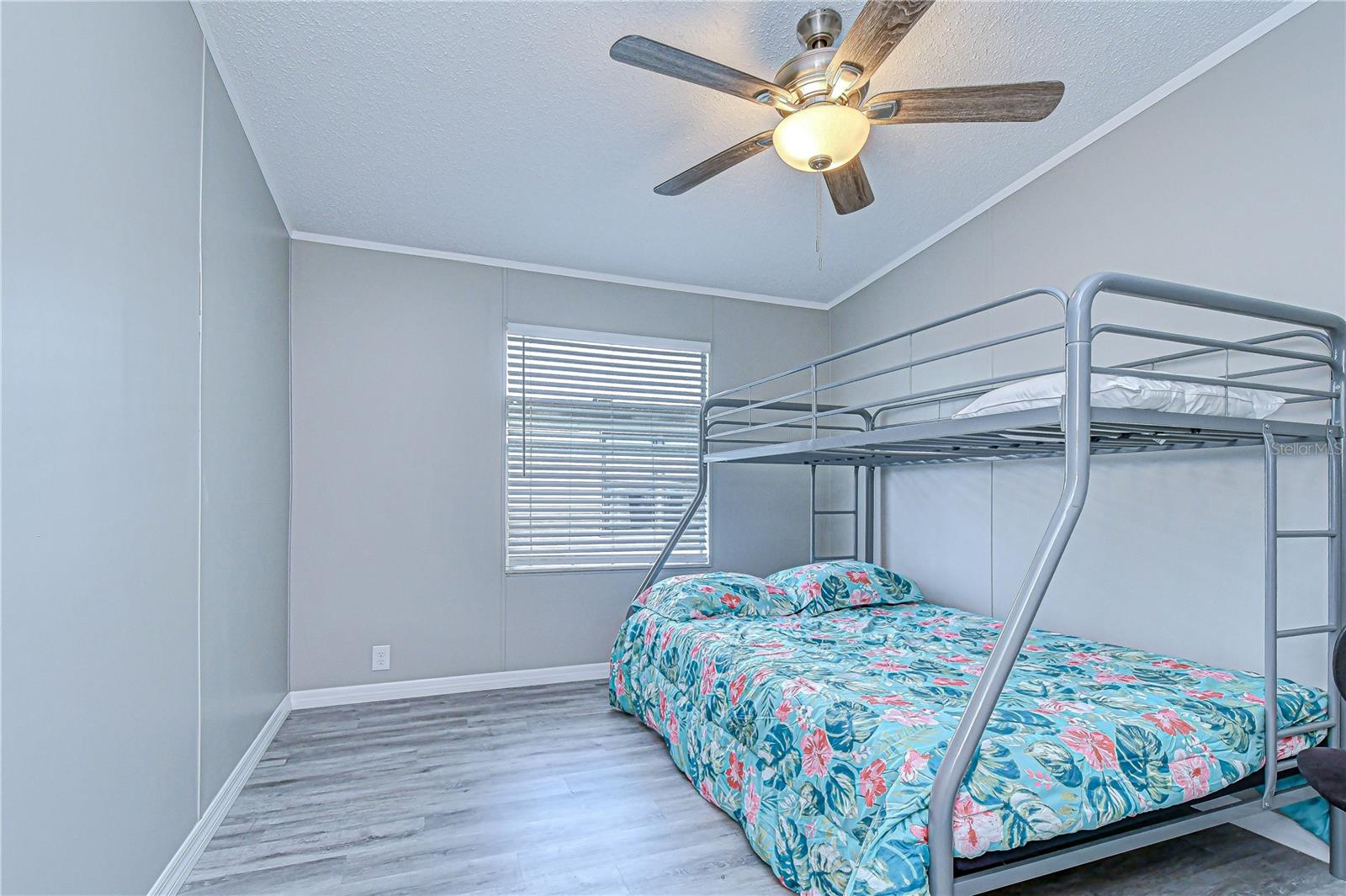 Image 21 of 44 For 3118 Shady Creek Drive