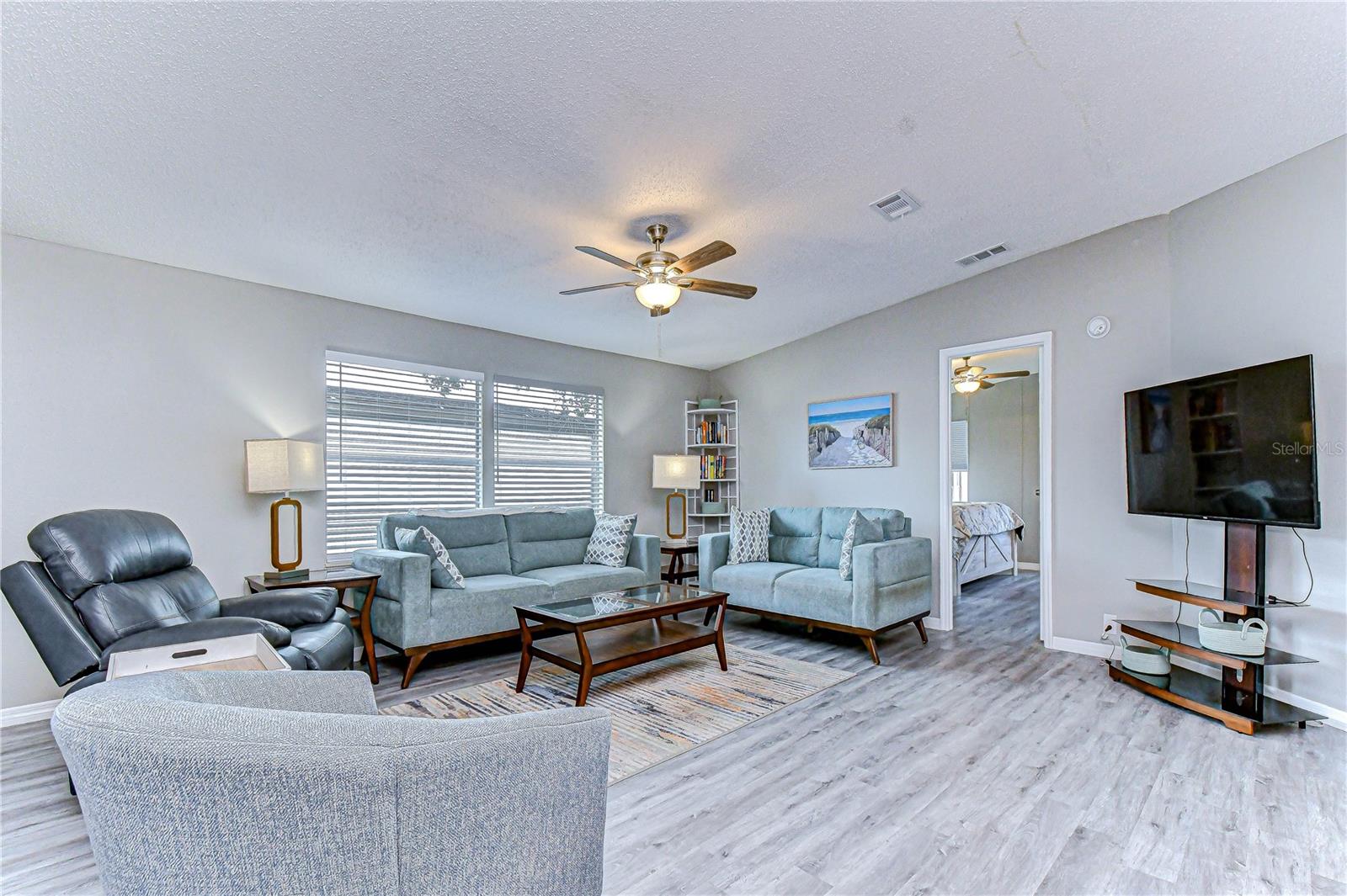 Image 22 of 44 For 3118 Shady Creek Drive