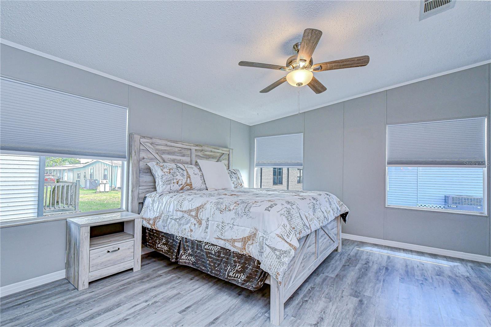 Image 32 of 44 For 3118 Shady Creek Drive