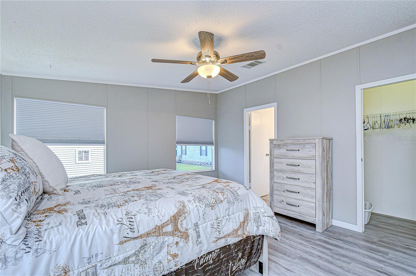 Image 33 of 44 For 3118 Shady Creek Drive