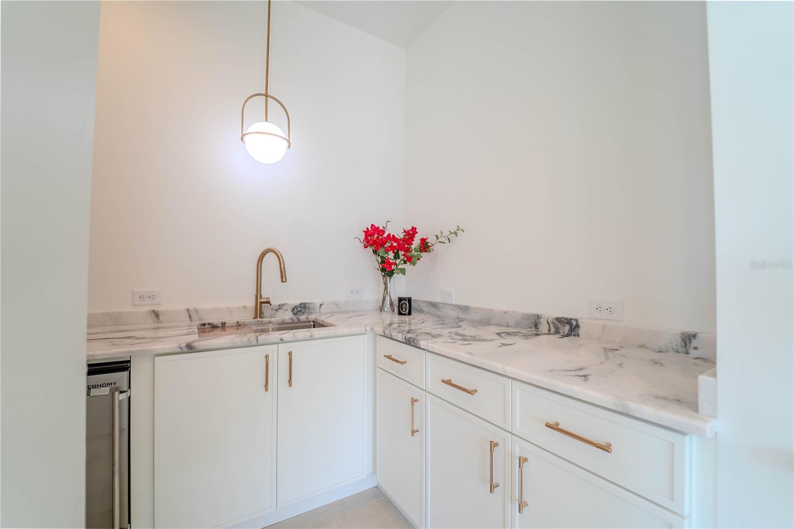 Image 38 of 87 For 4414 Lawn Avenue