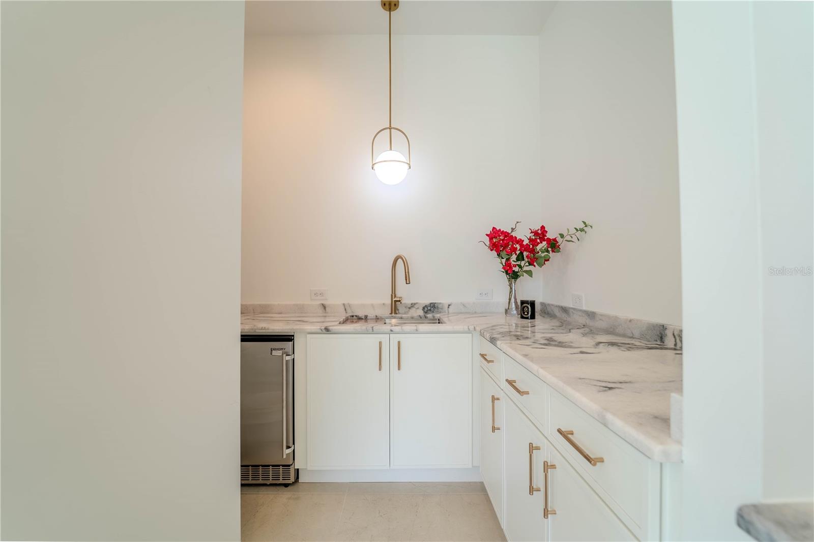 Image 39 of 87 For 4414 Lawn Avenue