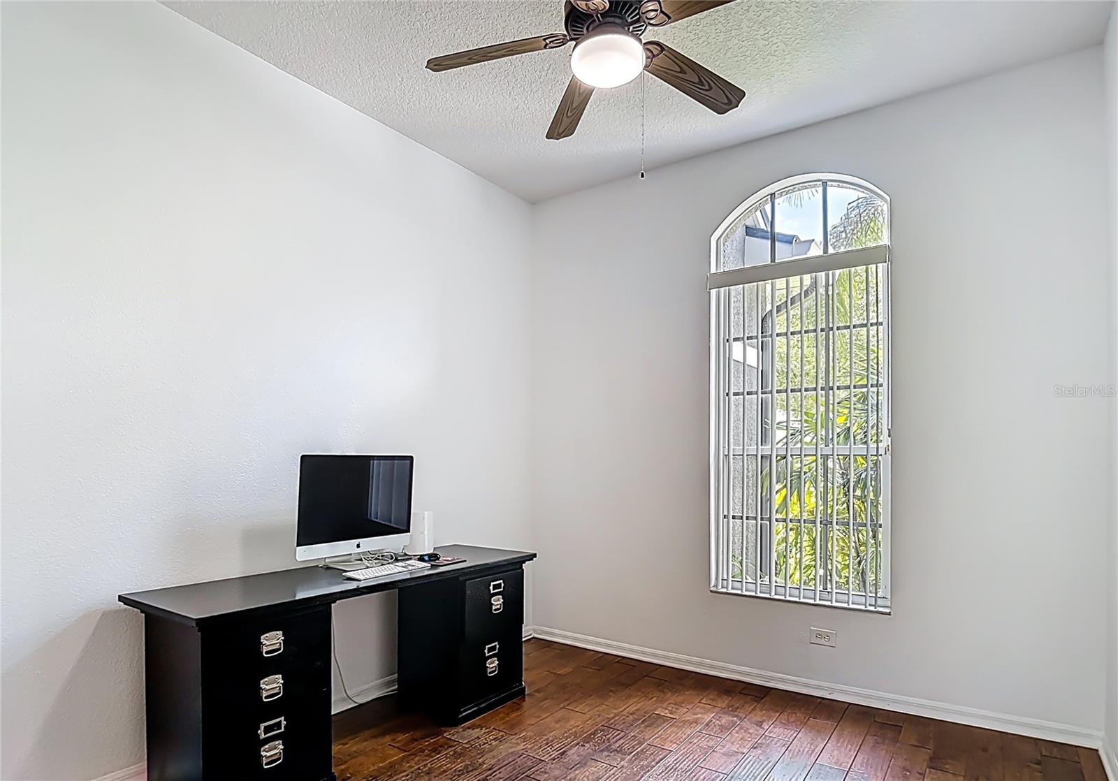 Image 42 of 86 For 12919 Framingham Court