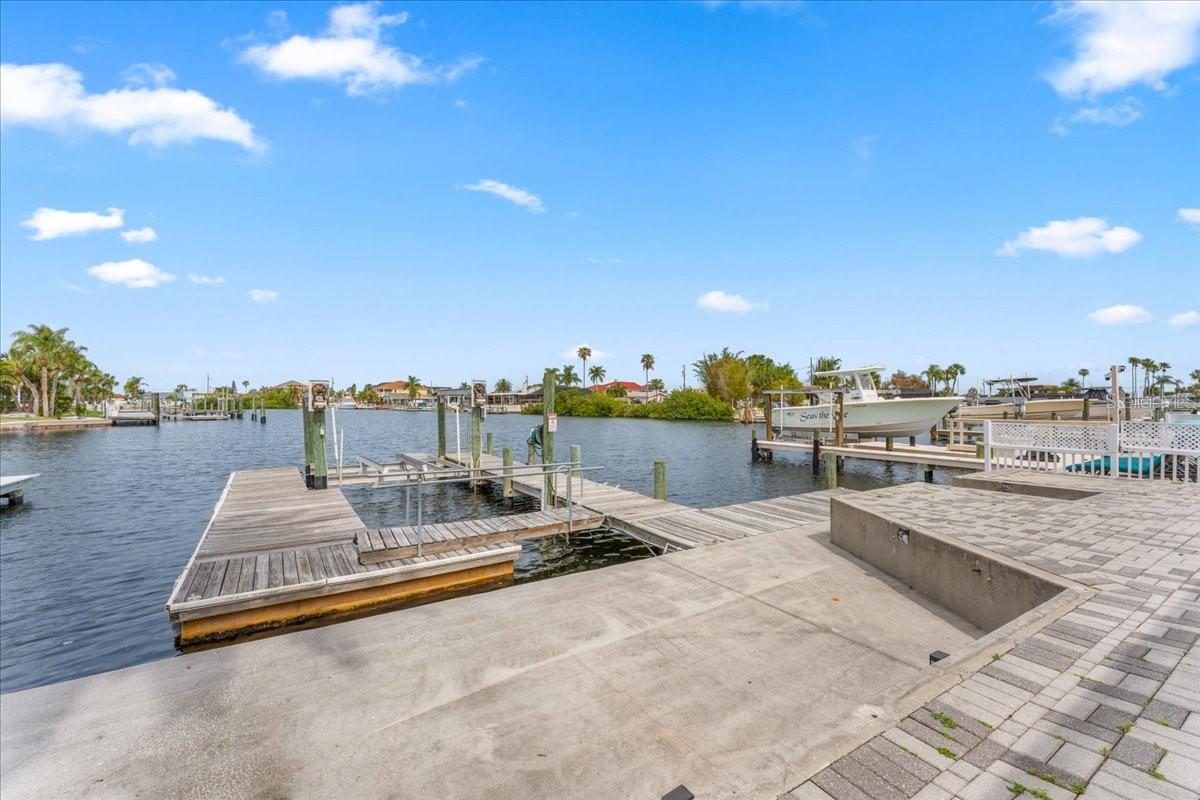 Image 33 of 51 For 3747 Floramar Terrace