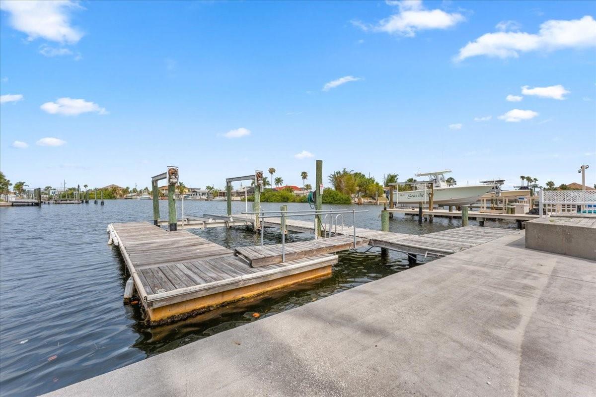 Image 34 of 51 For 3747 Floramar Terrace