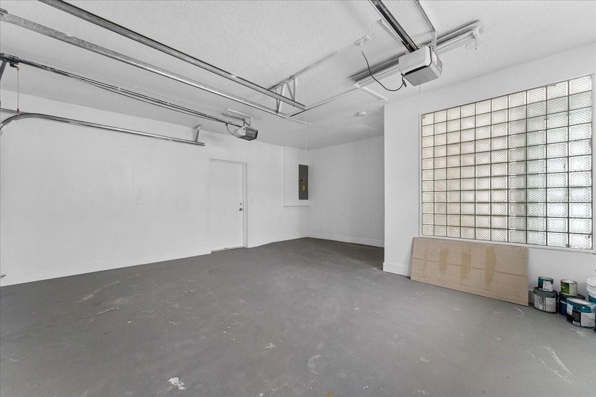 Image 39 of 51 For 3747 Floramar Terrace